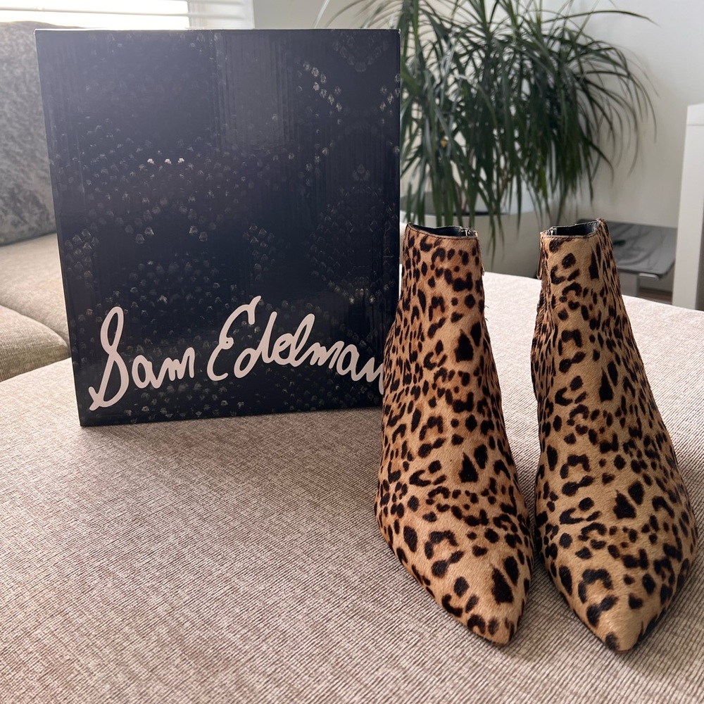 Sam Edelman Kinzey Black Suede Bootie 11M Kitten Heel